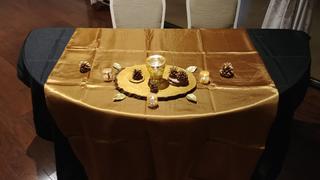 tableclothsfactory.com 72 x 72 Gold Seamless Satin Square Tablecloth Overlay Review