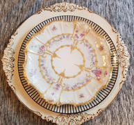 tableclothsfactory.com 6 Pack | 13 White Leaf Embossed Baroque Charger Plates, Round With Antique Gold Rim Review