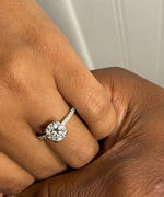 Kobelli Moissanite and Lab Grown Diamond Engagement Ring 2 1/10 CTW 14k hvitt gull (GH/VS, DEF/VS) anmeldelse