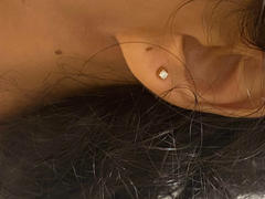 Quince Women's Classic Diamond Stud Earrings 0.12 carat Review