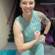 Just Strong Silver Green Cropped Tank Review