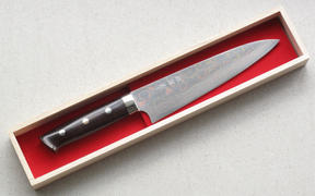 JapaneseChefsKnife.Com Master Saji Rainbow Damascus Series Gyuto (180mm to 270mm, 4 Sizes, Ironwood Handle) Review