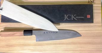 JapaneseChefsKnife.Com Fu-Rin-Ka-Zan Aogami Super Wa Series FAS-1SAI Wa Santoku 190mm (7.4inch, Octagonal Japanese Yew Wood Handle) Review