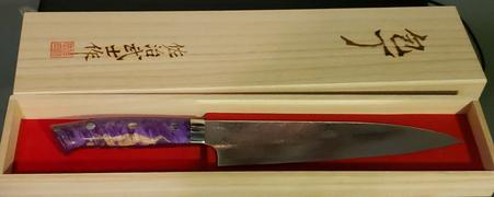 JapaneseChefsKnife.Com Takeshi Saji SUMIT ― Limited Edition Custom Series SMT-26 VG-10 Rainbow Damascus Gyuto 210mm (8.2 inch) Review