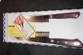 JapaneseChefsKnife.Com JCK Natures Gekko Kagami Series VG-10 Tsuchime Damascus Petty 135mm & Santoku 180mm (GK-2Pcs Knife Set, Mahogany Wood Handle) Review