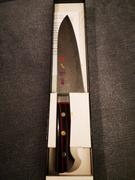 JapaneseChefsKnife.Com SHIKI 守護神 Guardian Series Santoku 180mm (7 inch, Black Pakka Wood Handle with Red-Stripes, SKBR-3) Review