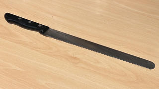 JapaneseChefsKnife.Com Misono Molybdenum Steel Series Bread Knife (300mm and 360mm, 2 sizes) Review