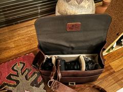 MegaGear Store MegaGear Torres Top Grain Leather Camera Messenger Bag for Mirrorless, Instant and DSLR Cameras Review