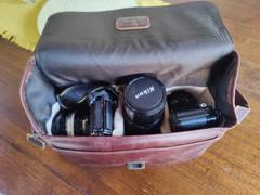 MegaGear Store MegaGear Torres Top Grain Leather Camera Messenger Bag for Mirrorless, Instant and DSLR Cameras Review