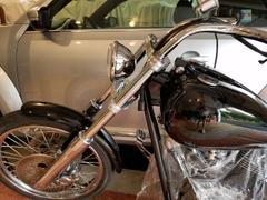 Lowbrow Customs 5-3/4 inch diameter Chrome Bottom Mount Halogen Headlight Review