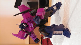 USA Gundam Store Transformers Furai 07 Shattered Glass Optimus Prime (Attack Mode) Model Kit Review