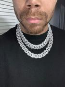 The GUU Shop Baguette Chain Link Necklace in White Gold Review