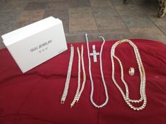 The GUU Shop Baguette Cross Necklace Review