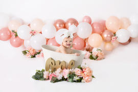 Newborn Studio Props Footed Vintage Bathtub - Bumpy Textured - White - Model 2 Review