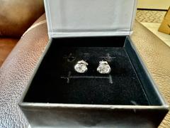 Cate & Chloe Harmony 18k White Gold Plated Stud Earrings with Round Crystals Review