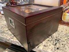 Case Elegance - give the gift of Elegance Mill Glass Top Humidor Review