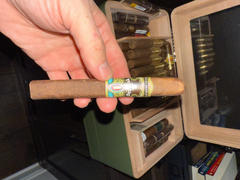 Klaro Cigars Alec Bradley Prensado Review