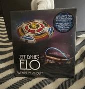 Elusive Disc Jeff Lynne's ELO Wembley Or Bust 2CD & 1 Blu-Ray Review