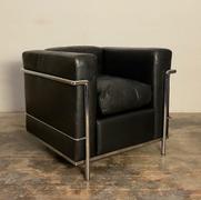 Sohnne Support LC2 Petit Modele Armchair Replica By Le Corbusier Review