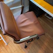 Sohnne Support Eames Soft Pad Group Management Chair Replica Review