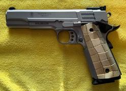 1911 Palm Swell GridLOK Brass - LOK Grips