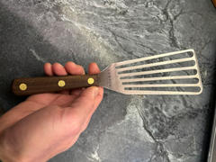 Lamson Products Chef's Slotted Turner with Walnut Handle - 3″ x 6″ or 4″ x 9″ LEFT OR RIGHT HAND Review