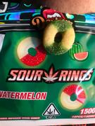 Reseña de los comestibles Cali Canna Devour (1500 mg) – Sour Rings sabor sandía