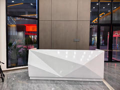 Maoters Elegant White Lacquer Front Desk - Modern Reception Review