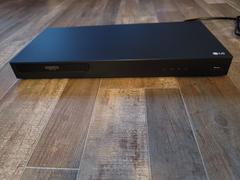 Unboxing LG 4K Blu-ray Player UBKM9 