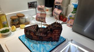 CAKESBURG Premium Cake Pirate Ship Cake Review