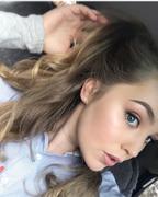 xoBeauty Radiant Glow Highlight Powder AURORA Review