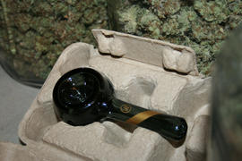 CaliConnected Marley Natural 4.5” Smoked Glass Spoon Pipe Review