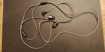 allmytech.pk Anker Soundbuds Verve Built-In Microphone - Black/Gray - A3801YF2 Review