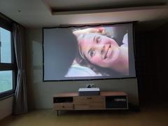 allmytech.pk VAVA 4K UHD Laser Projector TV Home Theatre | Bright 2500 Lumens | Ultra Short Throw | HDR10 | Built-in Harman Kardon Sound Bar | ALPD 3.0 | Smart Android System - Black Review