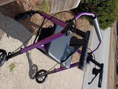 Senior.com Nova Medical Star HD Bariatric Rollator Walker with Extra Wide Padded Seat Review