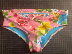 The Fabric Fairy Hawaiian Floral on Pink Nylon Spandex Swimsuit Fabric Review