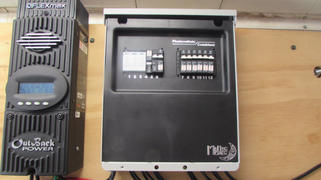 Stellavolta.com MidNite Solar MNEPV Circuit Breakers 150VDC 1-Pole Review