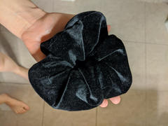 Los Angeles Apparel VVTSCRUNCH - Oversized Velvet Scrunchie Review