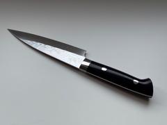 JapaneseChefsKnife.Com Takeshi Saji SRS-13 Hammer Forged, Custom Handmade Handle Series Petty 135mm (5.3 inch, Black Linen Micarta Handle) Review