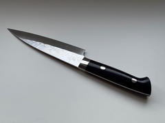 JapaneseChefsKnife.Com Takeshi Saji SRS-13 Hammer Forged, Custom Handmade Handle Series Petty 135mm (5.3 inch, Black Linen Micarta Handle) Review