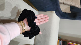 Haute Hijab Small Velvet Shaping Scrunchie – Black Review