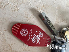 Erth Wellness Road Trip Vintage Hotel Key Style Keychain Review