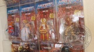 DEFLECTOR DC Masters Of The Universe Origins Figure Display Case Review
