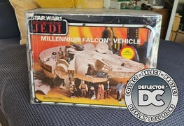 DEFLECTOR DC Star Wars Millennium Falcon Spaceship (Palitoy) Display Case Review