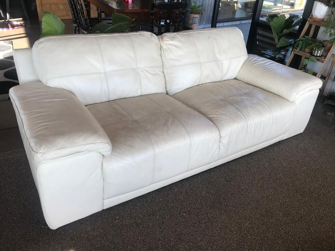 angelus paint for leather couch
