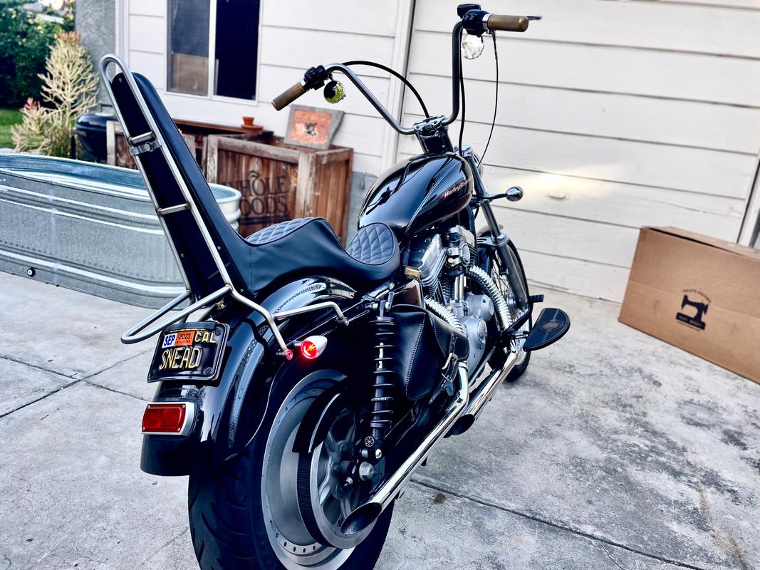 Sully's Customs Traditional King and Queen Seat Black Diamond 2004