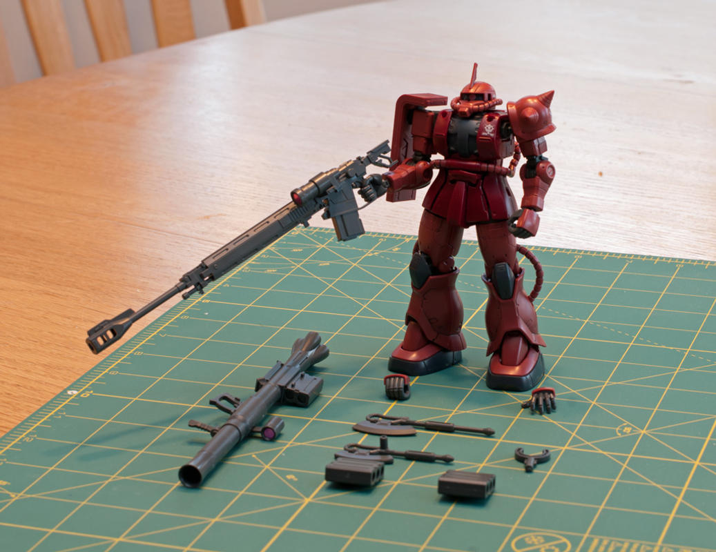 BANDAI HG 1/144 MS-06S ZAKU II Red Comet Ver Plastic Model Kit Gundam THE ORIGIN 