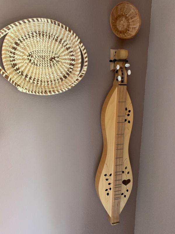 dulcimer wall mount
