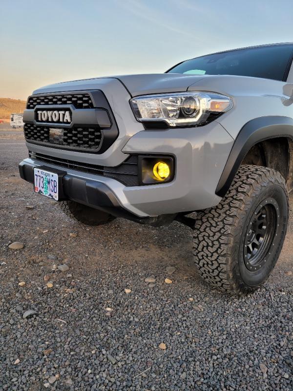 Diode Dynamics SS3 Fog Light Kit (20162021) — Lifestyle