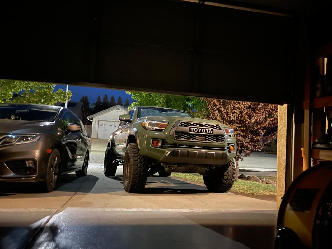 Spidertrax 1.25" Wheel Spacers For (20012023) — Lifestyle